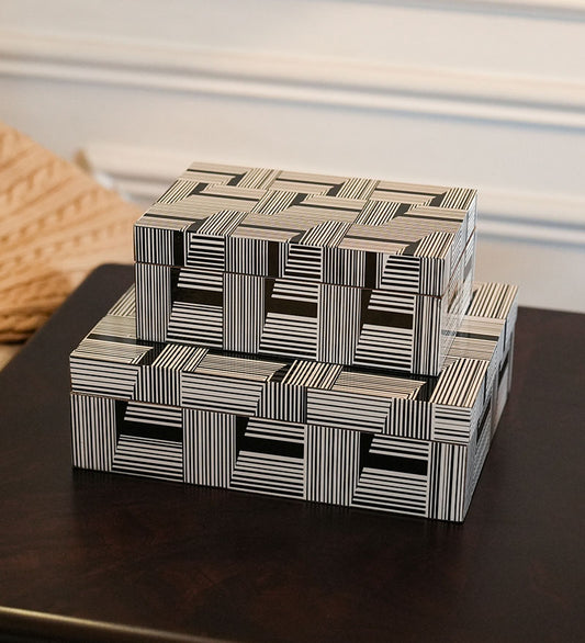 STRIPED LACQUER STORAGE BOX
