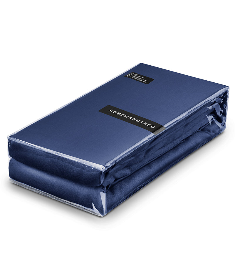 A set of blue duvet covers displayed a package on a white background